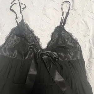 Chemise De Nuit Victoria's Secret Noire Satin Babydoll Taille M - Occasion Très Bon état
